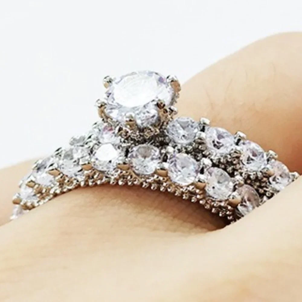 💥Luxury 2pcs/Set Wedding Engagement Ring Set for Women, F135